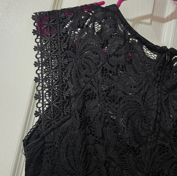 NWT Bisou Bisou Black Lace Shift Midi Dress, Fitted, Cap Sleeves, Lined, Size 6. - Picture 11 of 15